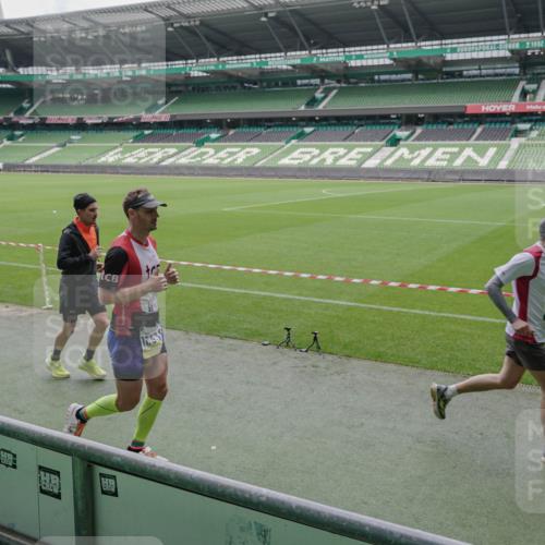 05.10.2025 - 20. swb-Marathon Bremen Michael Burmester http://msf.ph/oto/9275695 05.10.2025 12:52:40 Laufen im Stadion 550, 590, 615, 793, 832, 1298, 1367, 1431, 1550, 1552, 1600, 2072, 2595, 3033, 3041, 3626, 4218, 4362, 4573, 4746, 4805, 4914, 4935, 5169, 5447, 5459, 5561, 5675, 5866, 6367, 6630, 6677, 7012, 7031, 7277, 7293, 7416, 7634, 7773, 7975, 8218, 8297, 8349, 8431, 8534, 8558, 8580, 8701, 8921, 9115, 10338, 754, 914, 1029, 1926, 3178, 4652, 4781, 5068, 5108, 5416, 5847, 6773, 7313, 7419, 8534 meine-sportfotos.de