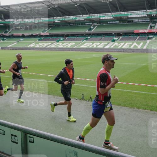 05.10.2025 - 20. swb-Marathon Bremen Michael Burmester http://msf.ph/oto/9275704 05.10.2025 12:52:41 Laufen im Stadion 550, 590, 615, 793, 832, 1298, 1367, 1431, 1550, 1552, 1600, 2072, 2075, 2595, 3033, 3041, 3626, 4132, 4218, 4362, 4573, 4746, 4805, 4914, 4935, 5169, 5447, 5459, 5561, 5675, 5866, 6367, 6630, 6677, 7012, 7031, 7277, 7293, 7416, 7634, 7773, 7975, 8218, 8297, 8349, 8431, 8558, 8580, 8701, 8921, 9115, 10338, 754, 914, 1029, 1926, 3178, 4652, 4781, 5068, 5108, 5416, 5847, 6773, 7031, 7313, 7419, 8534 meine-sportfotos.de