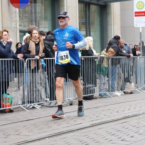 05.10.2025 - 20. swb-Marathon Bremen Strokosch-Dieckow http://msf.ph/oto/9275719 05.10.2025 11:13:44 Ziel 7014, 7410, 9012, 9342, 9380, 9631, 9667, 9695, 9946, 10000, 10036, 10491, 10512, 10671, 10721, 10756, 10842, 11036, 11541, 11548, 11555, 11652, 11653, 7014, 7410, 9012, 9342, 9380, 9631, 9667, 9695, 9946, 10000, 10036, 10491, 10512, 10671, 10721, 10756, 10842, 11036, 11541, 11548, 11555, 11652, 11653 meine-sportfotos.de
