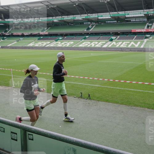 05.10.2025 - 20. swb-Marathon Bremen Michael Burmester http://msf.ph/oto/9275728 05.10.2025 12:52:44 Laufen im Stadion 550, 590, 615, 793, 832, 1298, 1367, 1431, 1550, 1552, 1600, 2072, 2075, 2595, 3033, 3041, 3626, 4132, 4218, 4362, 4573, 4746, 4805, 4914, 4935, 5169, 5447, 5459, 5561, 5675, 5866, 6367, 6630, 6677, 7012, 7277, 7293, 7416, 7634, 7773, 7975, 8218, 8297, 8349, 8431, 8462, 8558, 8580, 8701, 8921, 9115, 10338, 1029, 1926, 3178, 4781, 5068, 5108, 5416, 5847, 6773, 7031, 7313, 7419, 8534 meine-sportfotos.de
