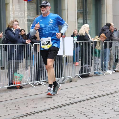 05.10.2025 - 20. swb-Marathon Bremen Strokosch-Dieckow http://msf.ph/oto/9275730 05.10.2025 11:13:44 Ziel 7014, 7410, 9012, 9342, 9380, 9631, 9667, 9695, 9946, 10000, 10036, 10491, 10512, 10671, 10721, 10756, 10842, 11036, 11541, 11548, 11555, 11652, 11653, 7014, 7410, 9012, 9342, 9380, 9631, 9667, 9695, 9946, 10000, 10036, 10491, 10512, 10671, 10721, 10756, 10842, 11036, 11541, 11548, 11555, 11652, 11653 meine-sportfotos.de