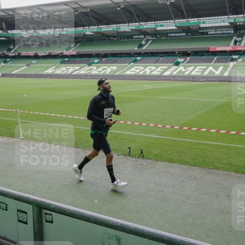 05.10.2025 - 20. swb-Marathon Bremen Michael Burmester http://msf.ph/oto/9275737 05.10.2025 12:52:50 Laufen im Stadion 248, 550, 590, 615, 793, 832, 1298, 1367, 1431, 1550, 1552, 1600, 1667, 2072, 2075, 2595, 3033, 3041, 3626, 4132, 4218, 4362, 4573, 4729, 4746, 4805, 4914, 4935, 5169, 5447, 5459, 5561, 5579, 5675, 5866, 6492, 6630, 6677, 7012, 7277, 7293, 7416, 7634, 7773, 7975, 8218, 8297, 8349, 8431, 8462, 8580, 8701, 8921, 9115, 10338, 1029, 1550, 3178, 5068, 5108, 5416, 6367, 7031, 7293, 7313, 7419, 8534, 8558 meine-sportfotos.de