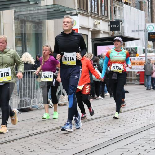 05.10.2025 - 20. swb-Marathon Bremen Strokosch-Dieckow http://msf.ph/oto/9275761 05.10.2025 11:13:49 Ziel 9012, 9342, 9380, 9631, 9667, 9695, 9724, 9818, 9819, 10000, 10036, 10114, 10115, 10201, 10491, 10512, 10721, 10832, 11036, 11135, 11539, 11541, 11548, 11555, 9012, 9342, 9380, 9631, 9667, 9695, 9724, 9818, 9819, 10000, 10036, 10114, 10115, 10201, 10491, 10512, 10721, 10832, 11036, 11135, 11539, 11541, 11548, 11555 meine-sportfotos.de