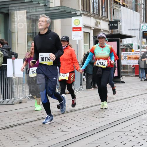 05.10.2025 - 20. swb-Marathon Bremen Strokosch-Dieckow http://msf.ph/oto/9275770 05.10.2025 11:13:49 Ziel 9012, 9342, 9380, 9631, 9667, 9695, 9724, 9818, 9819, 10000, 10036, 10114, 10115, 10201, 10491, 10512, 10721, 10832, 11036, 11135, 11539, 11541, 11548, 11555, 9012, 9342, 9380, 9631, 9667, 9695, 9724, 9818, 9819, 10000, 10036, 10114, 10115, 10201, 10491, 10512, 10721, 10832, 11036, 11135, 11539, 11541, 11548, 11555 meine-sportfotos.de