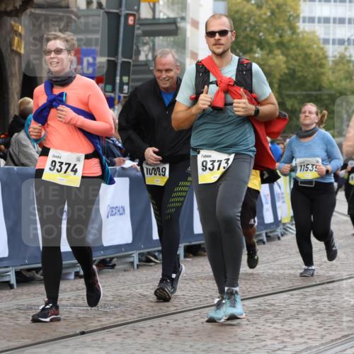 05.10.2025 - 20. swb-Marathon Bremen Strokosch-Dieckow http://msf.ph/oto/9275780 05.10.2025 11:12:16 Ziel 9373, 9374, 9911, 10622, 10899, 11085, 11535 meine-sportfotos.de