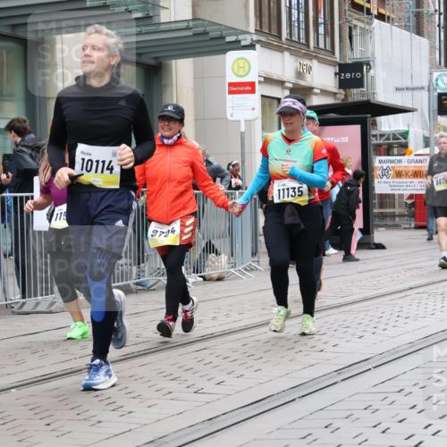 05.10.2025 - 20. swb-Marathon Bremen Strokosch-Dieckow http://msf.ph/oto/9275784 05.10.2025 11:13:50 Ziel 9012, 9342, 9380, 9631, 9667, 9695, 9724, 9818, 9819, 10000, 10036, 10114, 10115, 10201, 10491, 10512, 10721, 10832, 11036, 11135, 11539, 11541, 11548, 11555, 9012, 9342, 9380, 9631, 9667, 9695, 9724, 9818, 9819, 10000, 10036, 10114, 10115, 10201, 10491, 10512, 10721, 10832, 11036, 11135, 11539, 11541, 11548, 11555 meine-sportfotos.de