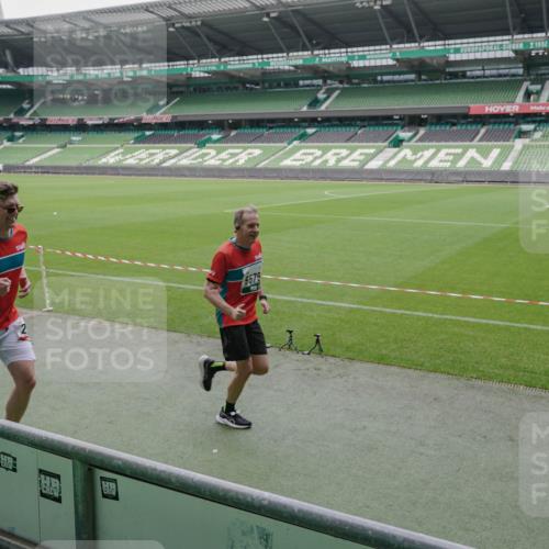 05.10.2025 - 20. swb-Marathon Bremen Michael Burmester http://msf.ph/oto/9275811 05.10.2025 12:53:00 Laufen im Stadion 248, 550, 590, 615, 793, 832, 1298, 1367, 1431, 1552, 1600, 1667, 2072, 2075, 4132, 4218, 4362, 4573, 4729, 4746, 4805, 4914, 4935, 5169, 5447, 5459, 5561, 5579, 5866, 6492, 6630, 6677, 7277, 7416, 7634, 7773, 7975, 8238, 8297, 8349, 8431, 8462, 8580, 8921, 10338, 1550, 1552, 2595, 3033, 3041, 3626, 5459, 5675, 6367, 7012, 7031, 7293, 8218, 8534, 8558, 8701, 9115 meine-sportfotos.de