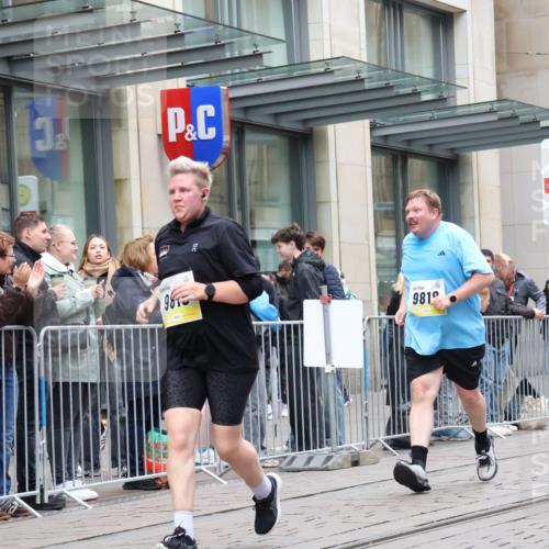 05.10.2025 - 20. swb-Marathon Bremen Strokosch-Dieckow http://msf.ph/oto/9275857 05.10.2025 11:13:55 Ziel 9012, 9380, 9695, 9724, 9756, 9818, 9819, 10114, 10115, 10201, 10491, 10832, 11036, 11135, 11539, 11555, 9012, 9380, 9695, 9724, 9756, 9818, 9819, 10114, 10115, 10201, 10491, 10832, 11036, 11135, 11539, 11555 meine-sportfotos.de