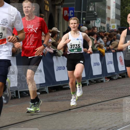 05.10.2025 - 20. swb-Marathon Bremen Strokosch-Dieckow http://msf.ph/oto/9275889 05.10.2025 13:04:20 Ziel 329, 2643, 3320, 6295, 7583, 7735 meine-sportfotos.de