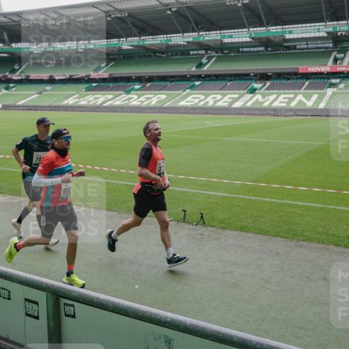 05.10.2025 - 20. swb-Marathon Bremen Michael Burmester http://msf.ph/oto/9275894 05.10.2025 12:53:24 Laufen im Stadion 248, 550, 590, 832, 869, 1009, 1164, 1367, 1538, 1600, 1656, 1667, 1868, 2030, 2050, 2072, 2075, 2250, 2288, 3363, 3553, 4132, 4218, 4294, 4573, 4729, 4746, 4935, 5169, 5425, 5571, 5579, 5866, 5944, 6492, 6806, 7255, 7408, 7617, 7905, 8238, 8297, 8431, 8462, 8499, 8709, 615, 793, 1298, 1431, 4362, 4805, 4914, 5447, 5561, 6630, 6677, 7277, 7416, 7634, 7773, 7975, 8349, 8580, 8921, 10338 meine-sportfotos.de