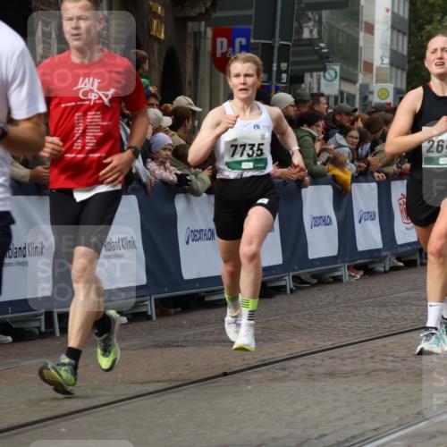 05.10.2025 - 20. swb-Marathon Bremen Strokosch-Dieckow http://msf.ph/oto/9275915 05.10.2025 13:04:20 Ziel 329, 2643, 3320, 6295, 7583, 7735 meine-sportfotos.de