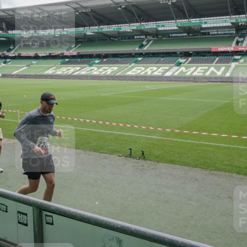 05.10.2025 - 20. swb-Marathon Bremen Michael Burmester http://msf.ph/oto/9275991 05.10.2025 12:53:40 Laufen im Stadion 89, 248, 250, 368, 458, 496, 507, 869, 950, 1009, 1020, 1164, 1428, 1460, 1489, 1538, 1608, 1656, 1667, 1690, 1736, 1868, 1943, 2030, 2050, 2075, 2250, 2288, 2871, 3363, 3553, 3913, 4132, 4294, 4611, 4729, 5024, 5425, 5571, 5576, 5579, 5944, 6244, 6348, 6359, 6492, 6806, 7255, 7408, 7617, 7835, 7905, 8238, 8462, 8499, 8511, 8611, 8709, 550, 590, 832, 1367, 1431, 1600, 2072, 4218, 4573, 4746, 4935, 5169, 5866, 6677, 8297, 8349, 8431 meine-sportfotos.de