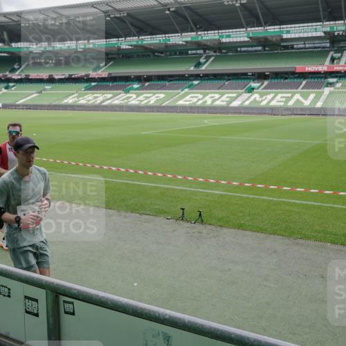 05.10.2025 - 20. swb-Marathon Bremen Michael Burmester http://msf.ph/oto/9276006 05.10.2025 12:53:43 Laufen im Stadion 89, 248, 250, 368, 458, 496, 507, 869, 950, 1009, 1020, 1164, 1165, 1428, 1460, 1489, 1538, 1608, 1656, 1667, 1690, 1729, 1736, 1868, 1943, 2030, 2050, 2250, 2288, 2871, 3363, 3553, 3913, 4294, 4611, 4729, 5024, 5425, 5571, 5576, 5579, 5944, 6244, 6348, 6359, 6492, 6806, 7255, 7408, 7617, 7835, 7905, 8238, 8462, 8499, 8511, 8611, 8709, 550, 590, 832, 1367, 1431, 1600, 2072, 2075, 4132, 4218, 4573, 4746, 4935, 5169, 5866, 8297, 8431 meine-sportfotos.de