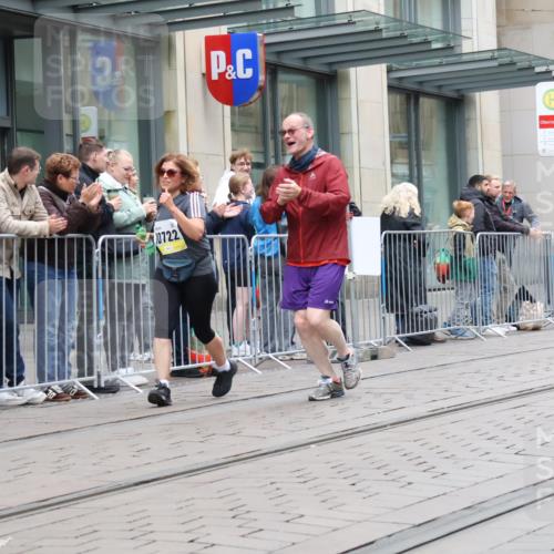 05.10.2025 - 20. swb-Marathon Bremen Strokosch-Dieckow http://msf.ph/oto/9276022 05.10.2025 11:14:04 Ziel 9695, 9724, 9756, 9818, 9819, 10114, 10115, 10201, 10292, 10722, 10832, 11072, 11135, 11139, 11473, 11539, 11555, 9695, 9724, 9756, 9818, 9819, 10114, 10115, 10201, 10292, 10722, 10832, 11072, 11135, 11139, 11473, 11539, 11555 meine-sportfotos.de