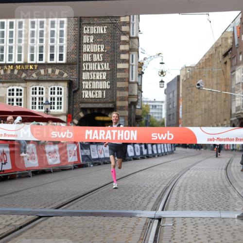 05.10.2025 - 20. swb-Marathon Bremen Yannick Fuchs http://msf.ph/oto/9276029 05.10.2025 12:37:36 Ziel 302, 1101 meine-sportfotos.de