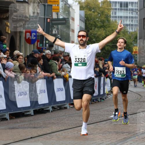 05.10.2025 - 20. swb-Marathon Bremen Strokosch-Dieckow http://msf.ph/oto/9276048 05.10.2025 13:04:23 Ziel 1763, 3320, 6295, 7583, 7735 meine-sportfotos.de