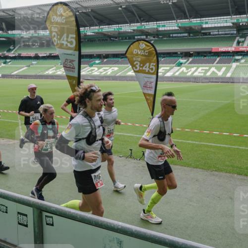 05.10.2025 - 20. swb-Marathon Bremen Michael Burmester http://msf.ph/oto/9276063 05.10.2025 12:53:49 Laufen im Stadion 89, 248, 250, 368, 458, 496, 507, 869, 950, 1009, 1020, 1164, 1165, 1428, 1460, 1489, 1538, 1608, 1656, 1690, 1729, 1736, 1868, 1873, 1943, 2030, 2050, 2250, 2288, 2871, 3363, 3553, 3913, 4294, 4611, 5024, 5425, 5571, 5576, 5944, 6244, 6348, 6359, 6492, 6806, 7255, 7408, 7617, 7835, 7905, 8238, 8499, 8511, 8611, 8709, 832, 1367, 1600, 1667, 2072, 2075, 4132, 4218, 4573, 4729, 4746, 5169, 5579, 5866, 6492, 8431, 8462 meine-sportfotos.de