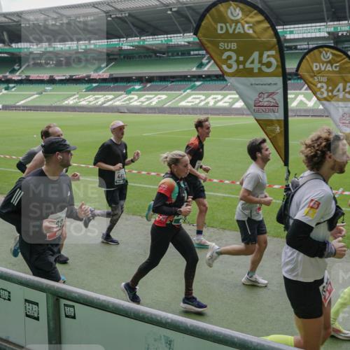 05.10.2025 - 20. swb-Marathon Bremen Michael Burmester http://msf.ph/oto/9276074 05.10.2025 12:53:49 Laufen im Stadion 89, 248, 250, 368, 458, 496, 507, 869, 950, 1009, 1020, 1164, 1165, 1428, 1460, 1489, 1538, 1608, 1656, 1690, 1729, 1736, 1868, 1873, 1943, 2030, 2050, 2250, 2288, 2871, 3363, 3553, 3913, 4294, 4611, 5024, 5425, 5571, 5576, 5944, 6244, 6348, 6359, 6492, 6806, 7255, 7408, 7617, 7835, 7905, 8238, 8499, 8511, 8611, 8709, 832, 1367, 1600, 1667, 2072, 2075, 4132, 4218, 4573, 4729, 4746, 5169, 5579, 5866, 6492, 8431, 8462 meine-sportfotos.de