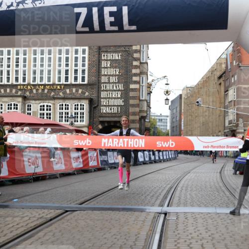 05.10.2025 - 20. swb-Marathon Bremen Yannick Fuchs http://msf.ph/oto/9276076 05.10.2025 12:37:37 Ziel 302, 1101 meine-sportfotos.de