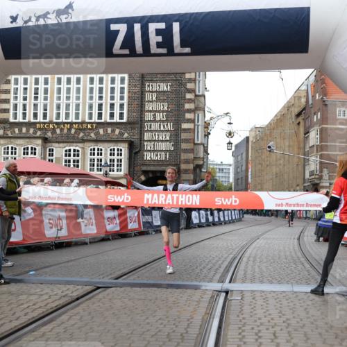 05.10.2025 - 20. swb-Marathon Bremen Yannick Fuchs http://msf.ph/oto/9276087 05.10.2025 12:37:37 Ziel 302, 1101 meine-sportfotos.de