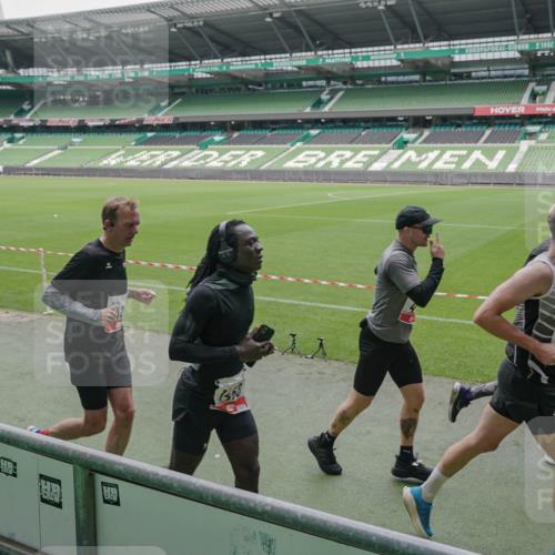 05.10.2025 - 20. swb-Marathon Bremen Michael Burmester http://msf.ph/oto/9276092 05.10.2025 12:53:50 Laufen im Stadion 89, 248, 250, 368, 458, 496, 507, 869, 950, 1009, 1020, 1164, 1165, 1428, 1460, 1489, 1517, 1538, 1608, 1656, 1690, 1729, 1736, 1868, 1873, 1943, 2030, 2050, 2250, 2288, 2871, 3363, 3553, 3913, 4294, 4611, 5024, 5425, 5571, 5576, 5944, 6244, 6348, 6359, 6806, 7232, 7255, 7408, 7617, 7835, 7905, 8238, 8499, 8511, 8611, 8709, 248, 832, 1367, 1667, 2072, 2075, 4132, 4573, 4729, 5169, 5579, 5866, 6492, 8431, 8462 meine-sportfotos.de