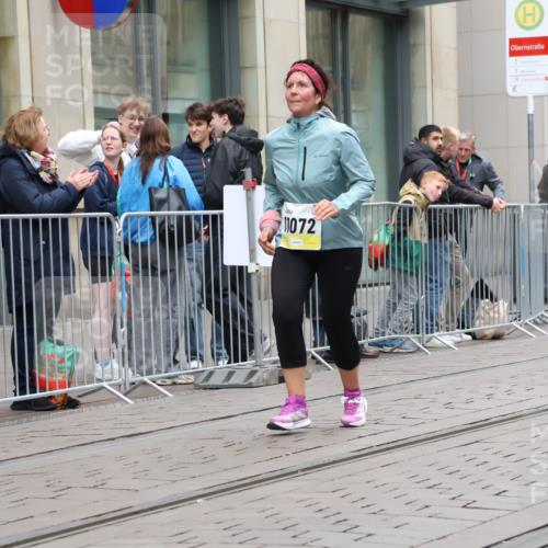 05.10.2025 - 20. swb-Marathon Bremen Strokosch-Dieckow http://msf.ph/oto/9276107 05.10.2025 11:14:07 Ziel 9695, 9724, 9756, 9818, 9819, 9861, 9970, 10114, 10115, 10201, 10292, 10722, 10832, 11072, 11135, 11139, 11473, 11539, 11555, 9695, 9724, 9756, 9818, 9819, 9861, 9970, 10114, 10115, 10201, 10292, 10722, 10832, 11072, 11135, 11139, 11473, 11539, 11555 meine-sportfotos.de