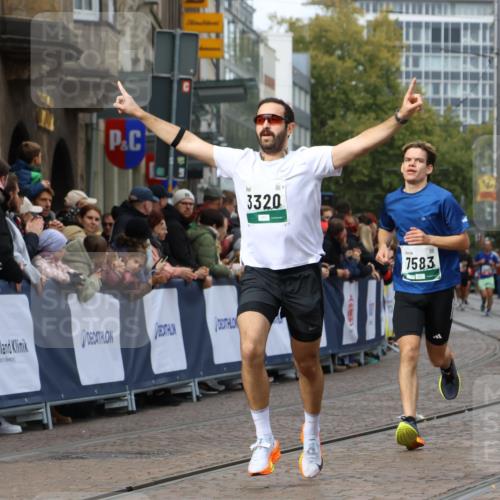 05.10.2025 - 20. swb-Marathon Bremen Strokosch-Dieckow http://msf.ph/oto/9276112 05.10.2025 13:04:23 Ziel 1763, 3320, 6295, 7583, 7735 meine-sportfotos.de