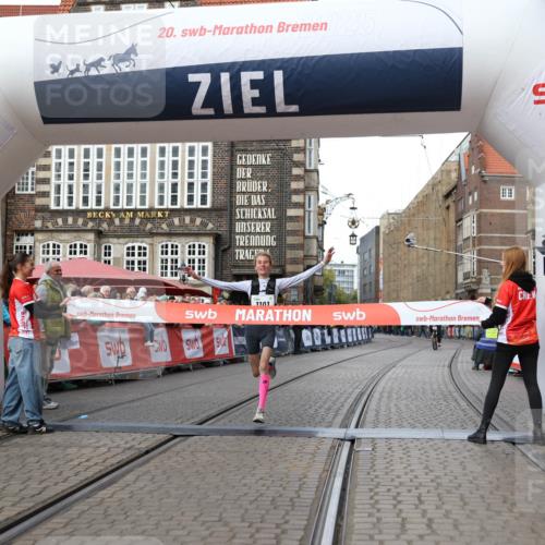 05.10.2025 - 20. swb-Marathon Bremen Yannick Fuchs http://msf.ph/oto/9276126 05.10.2025 12:37:37 Ziel 302, 1101 meine-sportfotos.de