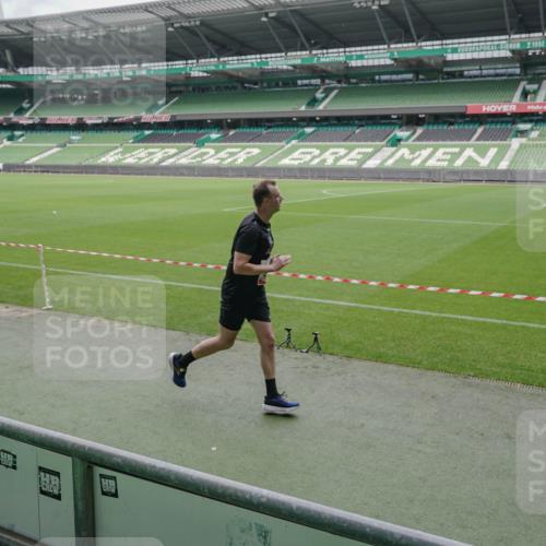 05.10.2025 - 20. swb-Marathon Bremen Michael Burmester http://msf.ph/oto/9276135 05.10.2025 12:53:55 Laufen im Stadion 53, 89, 250, 368, 458, 496, 507, 524, 756, 869, 950, 1009, 1020, 1164, 1165, 1428, 1460, 1489, 1517, 1538, 1608, 1656, 1690, 1729, 1736, 1868, 1873, 1943, 2030, 2050, 2250, 2288, 2871, 3363, 3553, 3913, 4294, 4611, 5024, 5425, 5571, 5576, 5944, 6244, 6348, 6359, 6806, 7232, 7255, 7408, 7508, 7617, 7835, 7905, 8499, 8511, 8611, 8709, 248, 832, 1667, 2075, 4132, 4573, 4729, 5169, 5579, 6492, 8238, 8462 meine-sportfotos.de