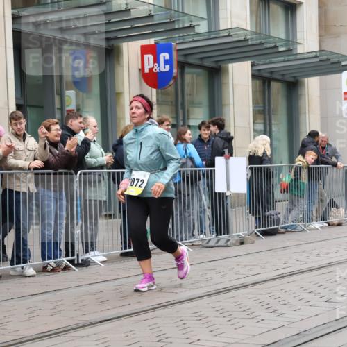 05.10.2025 - 20. swb-Marathon Bremen Strokosch-Dieckow http://msf.ph/oto/9276145 05.10.2025 11:14:08 Ziel 9695, 9724, 9756, 9818, 9819, 9861, 9970, 10114, 10115, 10201, 10292, 10722, 10832, 11072, 11135, 11139, 11473, 11539, 11555, 9695, 9724, 9756, 9818, 9819, 9861, 9970, 10114, 10115, 10201, 10292, 10722, 10832, 11072, 11135, 11139, 11473, 11539, 11555 meine-sportfotos.de