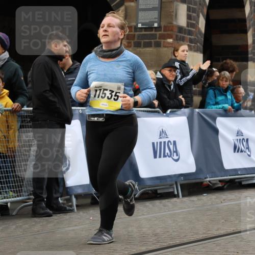 05.10.2025 - 20. swb-Marathon Bremen Strokosch-Dieckow http://msf.ph/oto/9276150 05.10.2025 11:12:22 Ziel 9373, 9374, 10622, 10899, 11085, 11535 meine-sportfotos.de