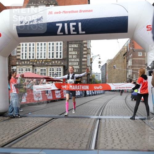 05.10.2025 - 20. swb-Marathon Bremen Yannick Fuchs http://msf.ph/oto/9276161 05.10.2025 12:37:38 Ziel 302, 1101 meine-sportfotos.de