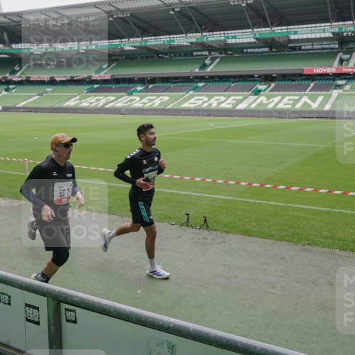 05.10.2025 - 20. swb-Marathon Bremen Michael Burmester http://msf.ph/oto/9276168 05.10.2025 12:54:05 Laufen im Stadion 53, 89, 132, 250, 289, 368, 458, 496, 504, 507, 524, 756, 869, 950, 1009, 1020, 1164, 1165, 1428, 1460, 1489, 1517, 1608, 1656, 1690, 1729, 1736, 1868, 1873, 1896, 1943, 1976, 2030, 2050, 2250, 2288, 2573, 2841, 2871, 3212, 3363, 3913, 4294, 4611, 5022, 5024, 5206, 5425, 5571, 5576, 5944, 5978, 6244, 6348, 6359, 6583, 6806, 7232, 7255, 7279, 7508, 7617, 7835, 7905, 8499, 8511, 8611, 248, 869, 1538, 1667, 3553, 4729, 5579, 6492, 7255, 7408, 8238, 8709 meine-sportfotos.de