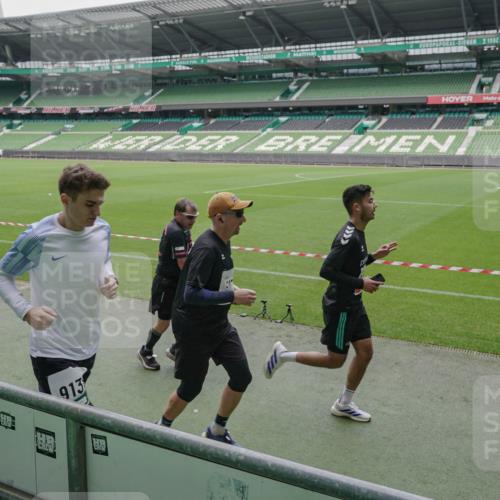05.10.2025 - 20. swb-Marathon Bremen Michael Burmester http://msf.ph/oto/9276180 05.10.2025 12:54:05 Laufen im Stadion 53, 89, 132, 250, 289, 368, 458, 496, 504, 507, 524, 756, 869, 950, 1009, 1020, 1164, 1165, 1428, 1460, 1489, 1517, 1608, 1656, 1690, 1729, 1736, 1868, 1873, 1896, 1943, 1976, 2030, 2050, 2250, 2288, 2573, 2841, 2871, 3212, 3363, 3913, 4294, 4611, 5022, 5024, 5206, 5425, 5571, 5576, 5944, 5978, 6244, 6348, 6359, 6583, 6806, 7232, 7255, 7279, 7508, 7617, 7835, 7905, 8499, 8511, 8611, 248, 869, 1538, 1667, 3553, 4729, 5579, 6492, 7255, 7408, 8238, 8709 meine-sportfotos.de