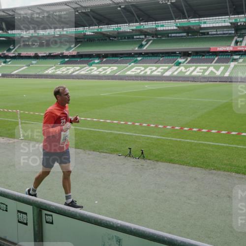 05.10.2025 - 20. swb-Marathon Bremen Michael Burmester http://msf.ph/oto/9276188 05.10.2025 12:54:07 Laufen im Stadion 53, 89, 132, 250, 289, 368, 458, 496, 504, 507, 524, 756, 950, 1009, 1020, 1164, 1165, 1428, 1460, 1489, 1517, 1543, 1608, 1656, 1690, 1729, 1736, 1868, 1873, 1896, 1943, 1976, 2030, 2050, 2250, 2288, 2573, 2841, 2871, 3212, 3363, 3703, 3913, 4294, 4611, 5022, 5024, 5206, 5425, 5571, 5576, 5944, 5978, 6244, 6348, 6359, 6583, 6806, 7232, 7279, 7508, 7617, 7835, 7905, 8499, 8511, 8611, 248, 869, 1538, 1667, 3553, 4729, 5579, 6492, 7255, 7408, 8238, 8709 meine-sportfotos.de