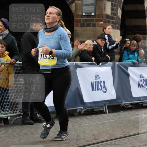 05.10.2025 - 20. swb-Marathon Bremen Strokosch-Dieckow http://msf.ph/oto/9276201 05.10.2025 11:12:22 Ziel 9373, 9374, 10622, 10899, 11085, 11535 meine-sportfotos.de