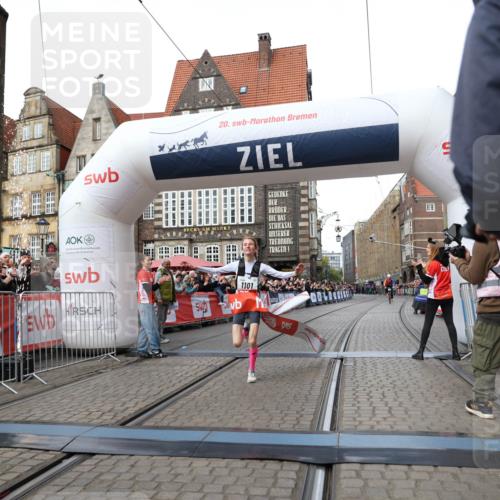 05.10.2025 - 20. swb-Marathon Bremen Yannick Fuchs http://msf.ph/oto/9276202 05.10.2025 12:37:38 Ziel 302, 1101 meine-sportfotos.de