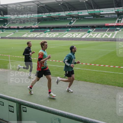 05.10.2025 - 20. swb-Marathon Bremen Michael Burmester http://msf.ph/oto/9276233 05.10.2025 12:54:14 Laufen im Stadion 53, 89, 132, 250, 289, 368, 458, 496, 504, 507, 524, 756, 950, 1009, 1020, 1164, 1165, 1428, 1460, 1489, 1517, 1543, 1608, 1690, 1729, 1736, 1873, 1896, 1943, 1976, 2030, 2250, 2573, 2841, 2871, 3193, 3212, 3363, 3436, 3703, 3913, 4595, 4611, 4949, 4958, 5022, 5024, 5206, 5571, 5576, 5666, 5978, 6244, 6348, 6359, 6583, 6683, 6853, 7232, 7279, 7494, 7508, 7835, 8511, 8611, 8737, 869, 1538, 3553, 7255, 7408, 8238, 8709 meine-sportfotos.de