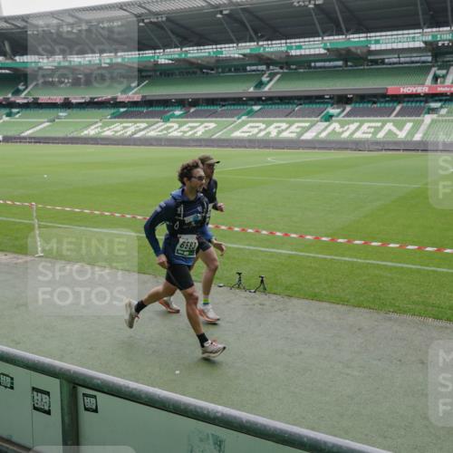 05.10.2025 - 20. swb-Marathon Bremen Michael Burmester http://msf.ph/oto/9276257 05.10.2025 12:54:17 Laufen im Stadion 53, 89, 132, 250, 289, 368, 458, 496, 504, 507, 524, 756, 950, 1009, 1020, 1165, 1308, 1428, 1460, 1489, 1517, 1543, 1608, 1690, 1729, 1736, 1873, 1896, 1897, 1943, 1976, 2024, 2250, 2274, 2573, 2841, 2871, 3193, 3212, 3224, 3359, 3363, 3436, 3703, 3913, 4595, 4611, 4837, 4949, 4958, 5022, 5024, 5206, 5576, 5666, 5978, 6244, 6348, 6359, 6583, 6683, 6853, 7232, 7279, 7494, 7508, 7814, 7835, 7986, 8511, 8611, 8653, 8737, 869, 1538, 3553, 7255, 7408, 8709 meine-sportfotos.de