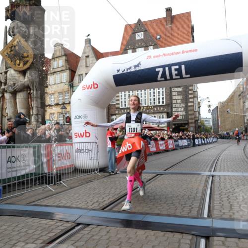 05.10.2025 - 20. swb-Marathon Bremen Yannick Fuchs http://msf.ph/oto/9276278 05.10.2025 12:37:39 Ziel 302, 1101 meine-sportfotos.de
