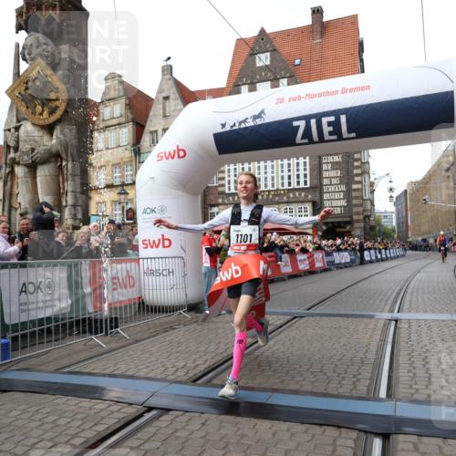 05.10.2025 - 20. swb-Marathon Bremen Yannick Fuchs http://msf.ph/oto/9276286 05.10.2025 12:37:39 Ziel 302, 1101 meine-sportfotos.de