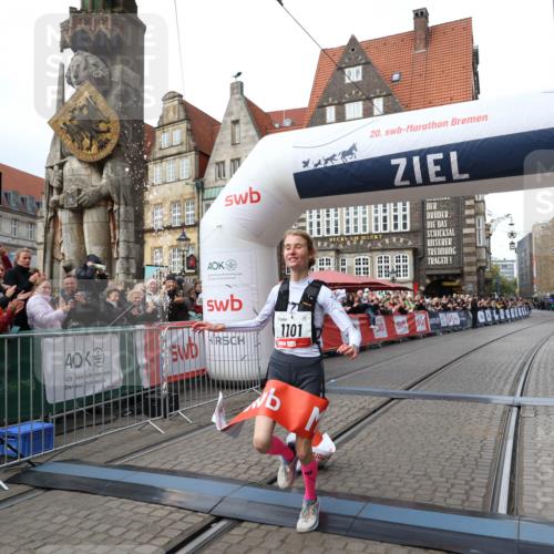 05.10.2025 - 20. swb-Marathon Bremen Yannick Fuchs http://msf.ph/oto/9276304 05.10.2025 12:37:39 Ziel 302, 1101 meine-sportfotos.de