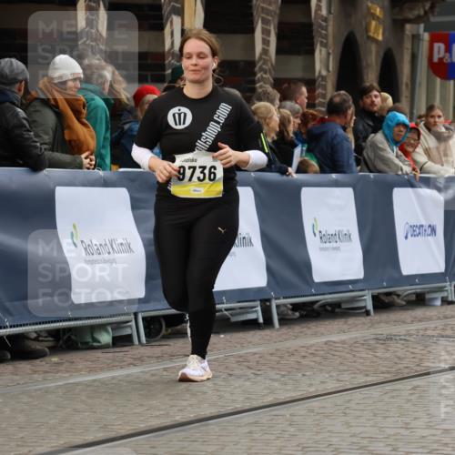 05.10.2025 - 20. swb-Marathon Bremen Strokosch-Dieckow http://msf.ph/oto/9276313 05.10.2025 11:12:28 Ziel 9736, 10282 meine-sportfotos.de