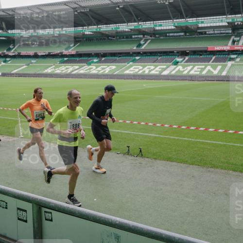 05.10.2025 - 20. swb-Marathon Bremen Michael Burmester http://msf.ph/oto/9276324 05.10.2025 12:54:24 Laufen im Stadion 53, 89, 132, 250, 289, 368, 458, 496, 504, 507, 524, 756, 950, 1020, 1165, 1308, 1428, 1460, 1489, 1517, 1543, 1608, 1690, 1729, 1736, 1873, 1896, 1897, 1943, 1976, 2024, 2180, 2274, 2573, 2767, 2841, 2871, 3193, 3212, 3224, 3359, 3436, 3703, 3913, 4595, 4611, 4837, 4949, 4958, 5022, 5024, 5206, 5576, 5666, 5869, 5978, 6244, 6348, 6359, 6583, 6683, 6853, 7232, 7279, 7494, 7508, 7814, 7835, 7928, 7986, 8511, 8611, 8653, 8737, 869, 1538, 7255, 8709 meine-sportfotos.de