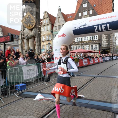 05.10.2025 - 20. swb-Marathon Bremen Yannick Fuchs http://msf.ph/oto/9276327 05.10.2025 12:37:39 Ziel 302, 1101 meine-sportfotos.de