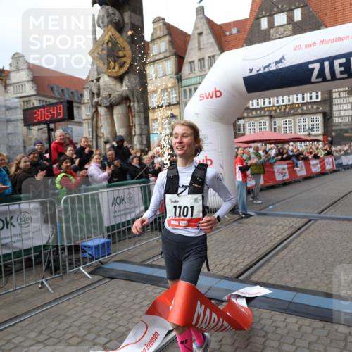 05.10.2025 - 20. swb-Marathon Bremen Yannick Fuchs http://msf.ph/oto/9276343 05.10.2025 12:37:39 Ziel 302, 1101 meine-sportfotos.de