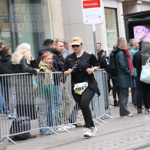 05.10.2025 - 20. swb-Marathon Bremen Strokosch-Dieckow http://msf.ph/oto/9276347 05.10.2025 11:14:23 Ziel 9303, 9861, 9970, 10292, 10602, 10722, 11072, 11139, 11448, 11473, 11557, 9303, 9861, 9970, 10292, 10602, 10722, 11072, 11139, 11448, 11473, 11557 meine-sportfotos.de