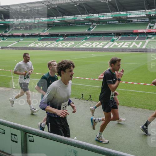 05.10.2025 - 20. swb-Marathon Bremen Michael Burmester http://msf.ph/oto/9276366 05.10.2025 12:54:26 Laufen im Stadion 53, 89, 132, 250, 289, 368, 458, 496, 504, 507, 524, 756, 950, 1020, 1165, 1308, 1428, 1460, 1489, 1517, 1543, 1608, 1690, 1729, 1736, 1873, 1896, 1897, 1943, 1976, 2024, 2180, 2274, 2573, 2767, 2841, 2871, 3193, 3212, 3224, 3359, 3436, 3703, 3913, 4595, 4611, 4837, 4949, 4958, 5022, 5024, 5206, 5452, 5576, 5666, 5869, 5978, 6244, 6348, 6359, 6583, 6683, 6853, 7232, 7279, 7494, 7508, 7814, 7835, 7928, 7986, 8511, 8611, 8642, 8653, 8737 meine-sportfotos.de