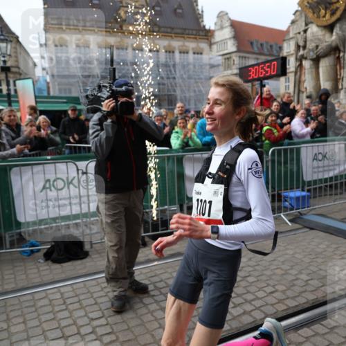 05.10.2025 - 20. swb-Marathon Bremen Yannick Fuchs http://msf.ph/oto/9276375 05.10.2025 12:37:40 Ziel 1101 meine-sportfotos.de