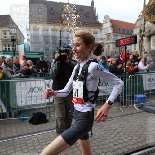 05.10.2025 - 20. swb-Marathon Bremen Yannick Fuchs http://msf.ph/oto/9276401 05.10.2025 12:37:40 Ziel 1101 meine-sportfotos.de